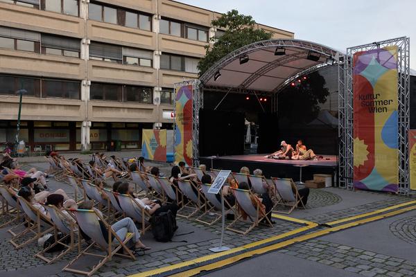 Kultursommer 2025: trans*motion "TR4NTIPHONY" (Schrödingerplatz, 20.7.2025) Foto: eSeL.at - Lorenz Seidler