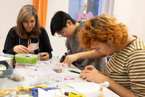 Uglify / Beautify Craft Club (Queer Museum Vienna, 30.11.2025) Foto: eSeL.at - Lorenz Seidler
