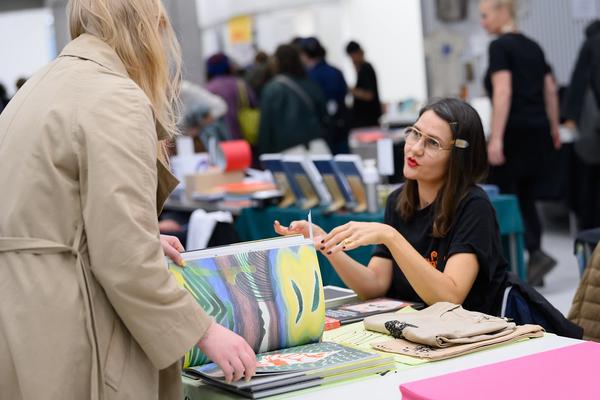 Vienna Art Book Fair #3 (Die Angewandte / VZA, 17. - 19.10.2025) Foto: eSeL.at - Joanna Pianka