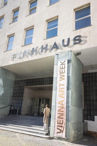 VIENNA ART WEEK 20025 Pressekonferenz (&quot;House of Learning Systems&quot; / Funkhaus, 6.11.2025) Foto: eSeL.at - Lorenz Seidler