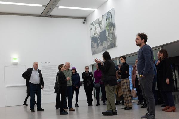 VIENNA ART WEEK: Ausstellungsrundgang Tobias Pils mit Manuela Ammer (mumok, 13.11.2025) Foto: eSeL.at - Lorenz Seidler