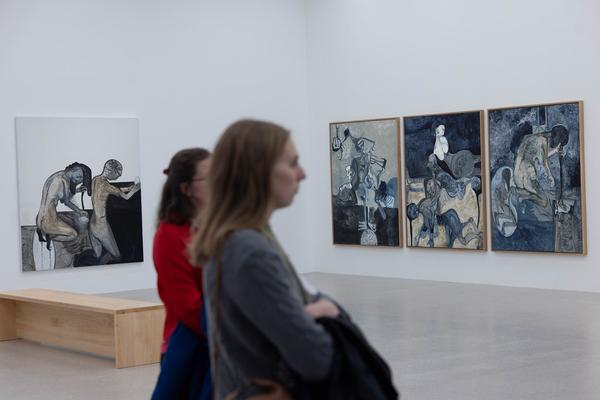 VIENNA ART WEEK: Ausstellungsrundgang Tobias Pils mit Manuela Ammer (mumok, 13.11.2025) Foto: eSeL.at - Lorenz Seidler