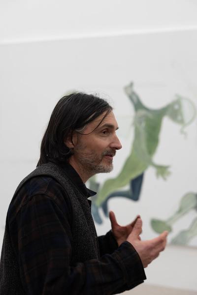 VIENNA ART WEEK: Ausstellungsrundgang Tobias Pils mit Manuela Ammer (mumok, 13.11.2025) Foto: eSeL.at - Lorenz Seidler