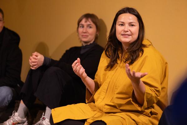 &quot;Licking Licking Stones&quot; Workshop mit Fuzzy Earth (Tekla Gedeon &amp; Sebastian Geschanes (Kunst Haus Wien, 14.11.2025) Foto: eSeL.at - Lorenz Seidler