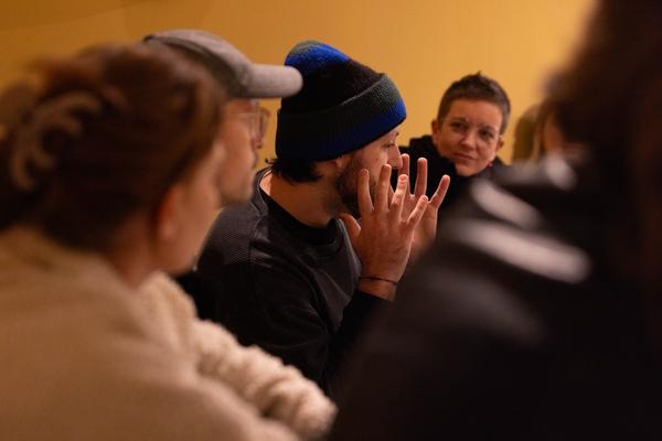 &quot;Licking Licking Stones&quot; Workshop mit Fuzzy Earth (Tekla Gedeon &amp; Sebastian Geschanes (Kunst Haus Wien, 14.11.2025) Foto: eSeL.at - Lorenz Seidler