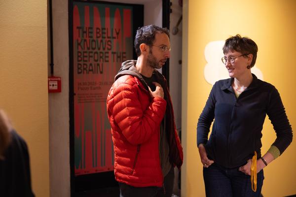 &quot;Licking Licking Stones&quot; Workshop mit Fuzzy Earth (Tekla Gedeon &amp; Sebastian Geschanes (Kunst Haus Wien, 14.11.2025) Foto: eSeL.at - Lorenz Seidler