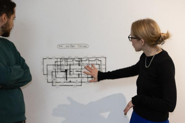 VIENNA ART WEEK Independent Art Spaces Tour: DAS WEISSE HAUS (11.11.2025) Foto: eSeL.at - Lorenz Seidler