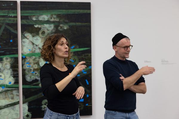 VIENNA ART WEEK für ALLE: Überblicksführung Gebärdensprache Guan Xiao &quot;Teenager&quot; (Kunsthalle Wien, 11.11.2025) Foto: eSeL.at - Lorenz Seidler