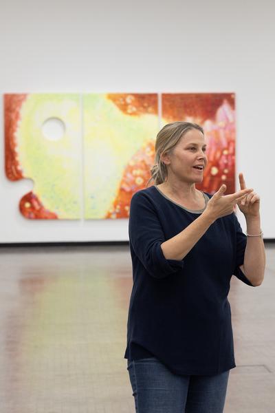 VIENNA ART WEEK für ALLE: Überblicksführung Gebärdensprache Guan Xiao &quot;Teenager&quot; (Kunsthalle Wien, 11.11.2025) Foto: eSeL.at - Lorenz Seidler