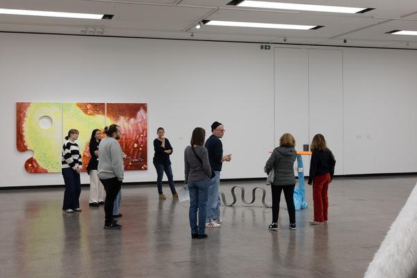 VIENNA ART WEEK für ALLE: Überblicksführung Gebärdensprache Guan Xiao "Teenager" (Kunsthalle Wien, 11.11.2025) Foto: eSeL.at - Lorenz Seidler