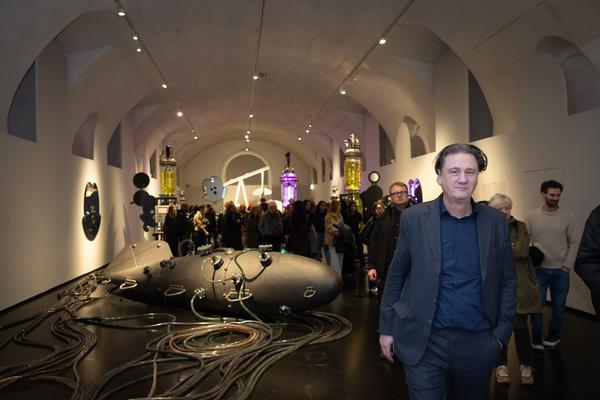 VIENNA ART WEEK Dialogführung Thomas Feuerstein "METABOLICA" (MQ Freiraum &amp; MQ Salon, 12.11.2025) Foto: eSeL.at - Lorenz Seidler