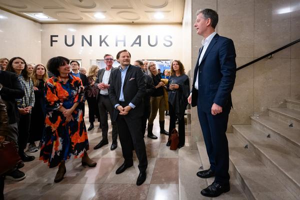 VIENNA ART WEEK 2025 Eröffnung (&quot;House of Learning Systems&quot; / Funkhaus, 07.11.2025) Foto: eSeL.at - Joanna Pianka