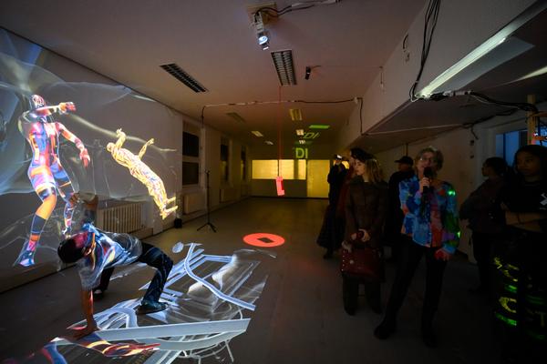 VIENNA ART WEEK 2025 Eröffnung (&quot;House of Learning Systems&quot; / Funkhaus, 07.11.2025) Foto: eSeL.at - Joanna Pianka