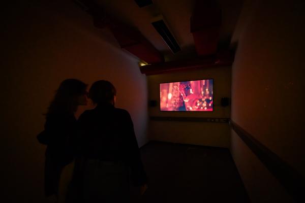 VIENNA ART WEEK 2025 Eröffnung (&quot;House of Learning Systems&quot; / Funkhaus, 07.11.2025) Foto: eSeL.at - Joanna Pianka