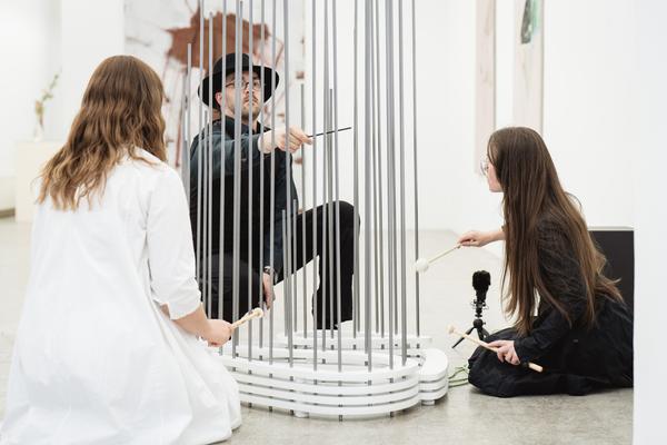 Participatory Sound Performance with Viktoria Morgenstern (Galerie3 Wien, 30.04.2026) Foto: eSeL.at - Robert Puteanu