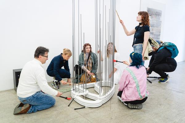 Participatory Sound Performance with Viktoria Morgenstern (Galerie3 Wien, 30.04.2026) Foto: eSeL.at - Robert Puteanu