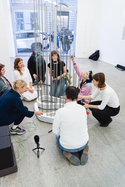 Participatory Sound Performance with Viktoria Morgenstern (Galerie3 Wien, 30.04.2026) Foto: eSeL.at - Robert Puteanu