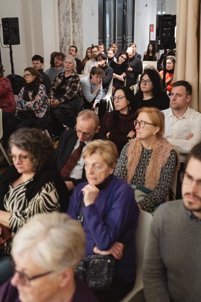 Virtual Reality statt Geschichtsbuch?
Chancen und Grenzen digitaler Holocaust-Vermittlung (Haus der Geschichte Österreich, 22.01.2026) Foto: eSeL.at - Robert Puteanu