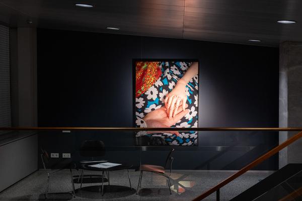 Präsentation: "Wallpaper #8" Tolia Astakhishvili und Klaus Scherübel //  "Stromkilometer 1943,9" - Sofie Thorsen // "Liaison" - Liesl Raff (evn Sammlung , 10.2.2026) Foto: eSeL.at - Lorenz Seidler