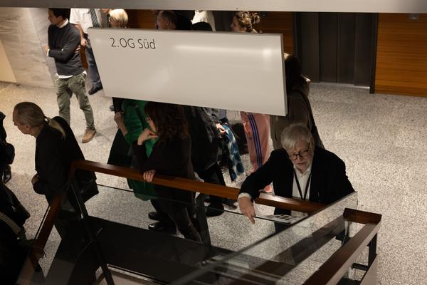 Präsentation: "Wallpaper #8" Tolia Astakhishvili und Klaus Scherübel //  "Stromkilometer 1943,9" - Sofie Thorsen // "Liaison" - Liesl Raff (evn Sammlung , 10.2.2026) Foto: eSeL.at - Lorenz Seidler