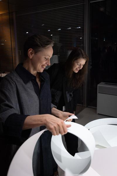 Präsentation: "Wallpaper #8" Tolia Astakhishvili und Klaus Scherübel //  "Stromkilometer 1943,9" - Sofie Thorsen // "Liaison" - Liesl Raff (evn Sammlung , 10.2.2026) Foto: eSeL.at - Lorenz Seidler