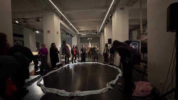 Eröffnung &quot;Was zwischen uns wächst&quot; (SOHO Studios, 4.12.2025) Foto: eSeL.at - Tayla Myree