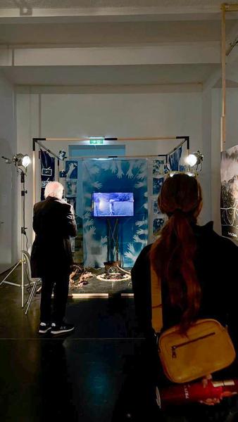 Eröffnung &quot;Was zwischen uns wächst&quot; (SOHO Studios, 4.12.2025) Foto: eSeL.at - Tayla Myree