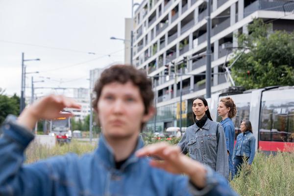 Claudia Bosse &quot;Wasteland dream/s&quot; (Brache / Hauptbahnhof, 18.7.2025) Foto: ouriel morgensztern