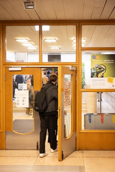 Olaf Osten &quot;Weltverständnis&quot; (TU Wien, 11.11.2025) Foto: eSeL.at - Lorenz Seidler