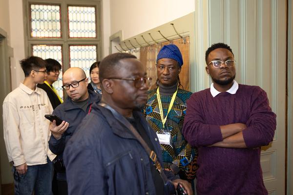 Freuds Wunderblock. Führung Akademie mit Partner:innen aus Ghana &amp; China (Sigmund Freud Museum, 23.9.2025) Foto: eSeL.at - Lorenz Seidler