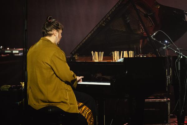 PARTY MODERN |
ERNST KRENEK PREIS DER STADT WIEN | ANGÉLICA CASTELLÓ - Wien Modern 2025 (Ottakringer Brauerei, 01.11.2025) Foto: eSeL.at - Robert Puteanu