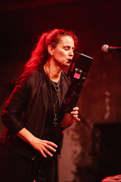 PARTY MODERN |
ERNST KRENEK PREIS DER STADT WIEN | ANGÉLICA CASTELLÓ - Wien Modern 2025 (Ottakringer Brauerei, 01.11.2025) Foto: eSeL.at - Robert Puteanu