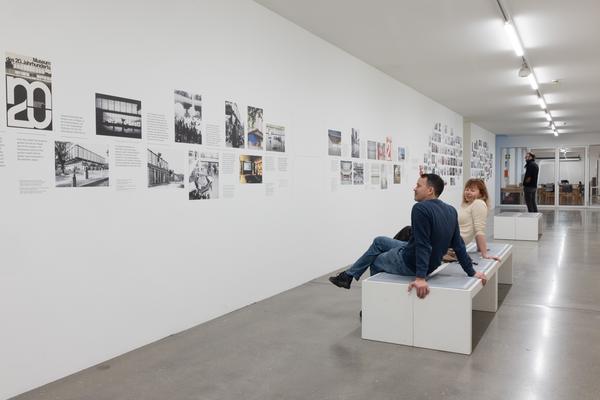 Garderobengestaltung feat. B21-Collage by eSeL (Belvedere 21, seit 27.1.2026) Foto: eSeL.at - Lorenz Seidler