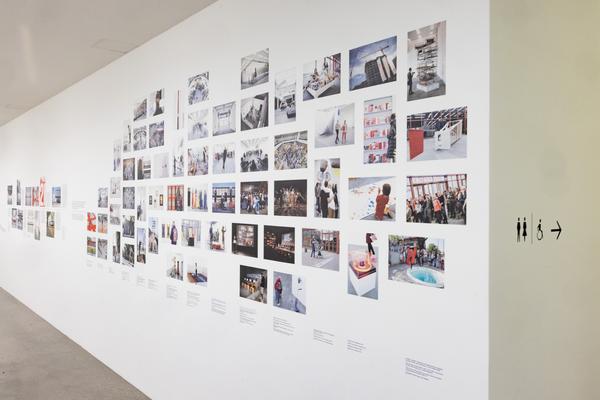 Garderobengestaltung feat. B21-Collage by eSeL (Belvedere 21, seit 27.1.2026) Foto: eSeL.at - Lorenz Seidler