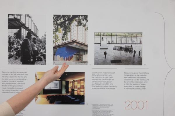 Garderobengestaltung feat. B21-Collage by eSeL (Belvedere 21, seit 27.1.2026) Foto: eSeL.at - Lorenz Seidler