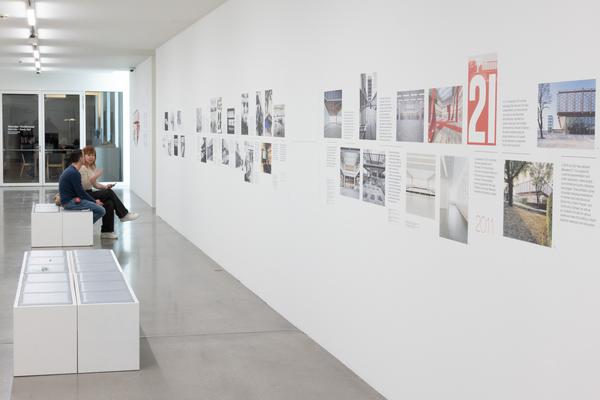 Garderobengestaltung feat. B21-Collage by eSeL (Belvedere 21, seit 27.1.2026) Foto: eSeL.at - Lorenz Seidler