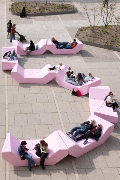 MQ Jubiläum Enzis: Punschkrapferlrosa  (MuseumsQuartier Wien, seit 24.3.2026) Foto: eSeL.at - Lorenz Seidler