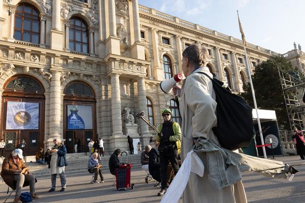 "Wir produzieren – ihr stellt aus!" Freier Eintritt für bildende Künstler:innen mit IAA-Ausweis (Ig Bildende Kunst @ Kunsthistorisches Museum / Maria Theresien Platz, 12.3.2026) Foto: eSeL.at - Lorenz Seidler