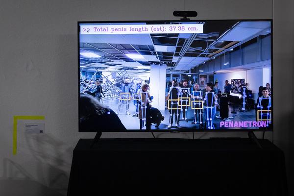 &quot;X Frames per Space&quot; (WEST Bibliothek, 8. - 14.11.25) Foto: eSeL.at - Lorenz Seidler