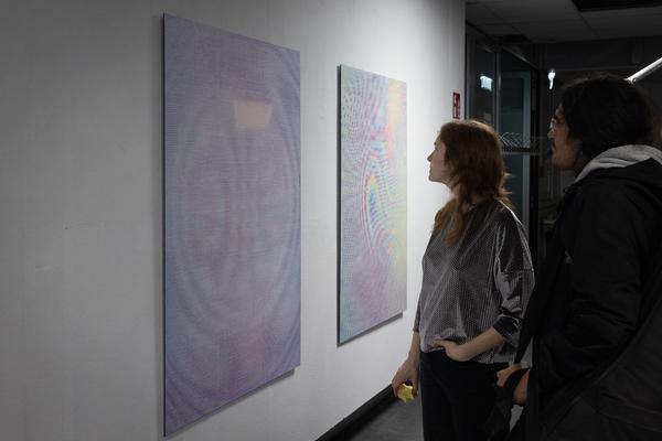 "X Frames per Space" (WEST Bibliothek, 8. - 14.11.25) Foto: eSeL.at - Lorenz Seidler