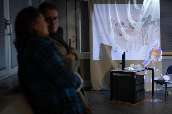 "X Frames per Space" (WEST Bibliothek, 8. - 14.11.25) Foto: eSeL.at - Lorenz Seidler