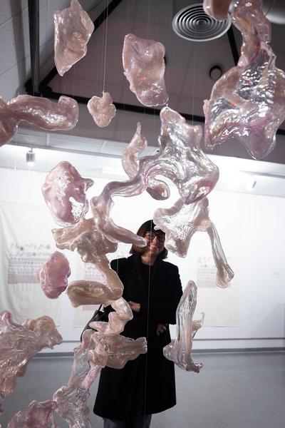 "X Frames per Space" (WEST Bibliothek, 8. - 14.11.25) Foto: eSeL.at - Lorenz Seidler